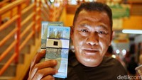 Mereka mulai berjualan sejak 2 minggu sebelum Lebaran.
