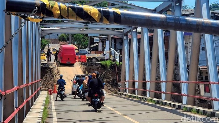 Jembatan Cidadap Sukabumi.