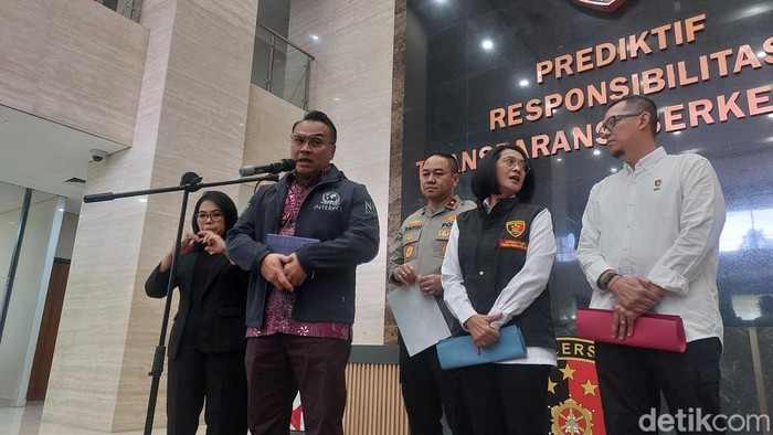 Kabag Kejahatan Internasional Divhubinter Polri, Kombes Ricky Purnama. (Rumondang/detikcom)