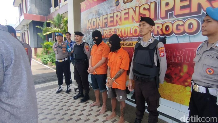 Jumpa pers pengungkapan kasus peredaran pil sapi di Mapolres Kulon Progo, Jumat (21/3/2025).