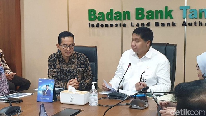 Kepala Badan Bank Tanah Parman Nataatmadja dan Menteri PKP Maruarar Sirait (Ara)