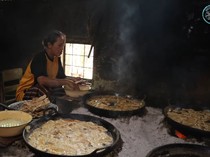 Modal Rp 300 Ribu, Kini Penjual Keripik Tempe Sagu Ini Beromzet Rp 12 Juta