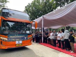 Ketua MPR Lepas 450 Pemudik ke Lampung Gratis: Tradisi Saling Bantu
