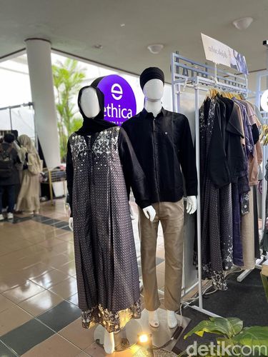 Koleksi sarimbit keluarga di Indonesia Hijabfest 2025, Sabuga Bandung