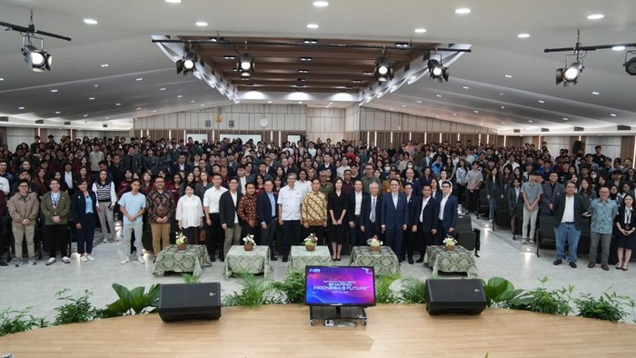 Kunjungan ke Fakultas AI UPH, Gibran Ungkap Pengembangan SDM RI