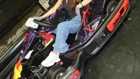 Fuji An juga bermain gokart.