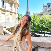 Di kolom komentar banyak pria terpesona dengannya. “Apapun yang dilakukannya hatiku berkata dia tidak bersalah,” “Aku akan membayar jaminannya,” “Dia seperti guru kelas 3 SD yang telah masuk kelas,” “Dia seperti wanita bermental stabil vsco dengan keluarga utuh,” tulis netizen. Foto: Dok Instagram Lily Stewart