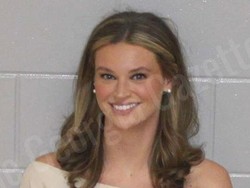 Potret Wanita Viral Disebut Bak Ikut Kontes Kecantikan Saat Ditangkap Polisi