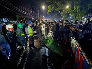 Kecelakaan Bus Vs Motor di Jalan Perintis Makassar, 1 Pelajar Wanita Tewas