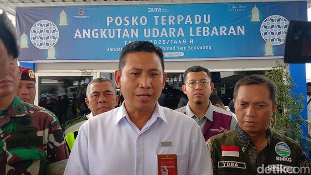 General Manager Bandara Jenderal Ahmad Yani Semarang, Fajar Purwawidada, di Bandara Ahmad Yani Semarang, Kecamatan Semarang Barat, Jumat (21/3/2025).
