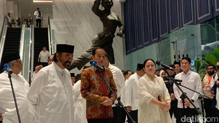 Paloh, Jokowi, dan Puan usai bukber di Tower NasDem.