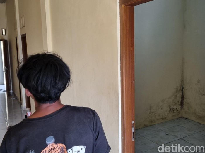 Penampakan rumah di Manding, Sabdodadi, Bantul, yang jadi lokasi seorang pria membunuh pacarnya dan menyimpan mayat korban hingga jadi kerangka, Jumat (21/3/2025).