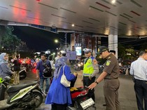 Kendaraan Parkir Sembarangan di Boulevard Makassar Langsung Kena Tilang ETLE