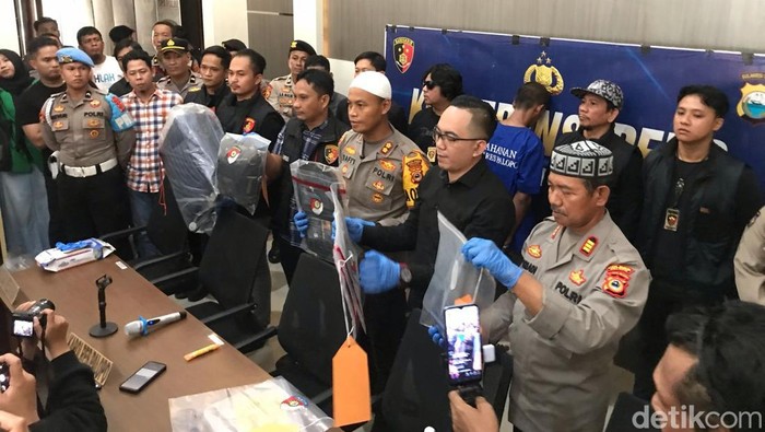 Polres Palopo merilis kasus pembunuhan dan pemerkosaan terhadap wanita yang mayatnya ditemukan sisa kerangka.