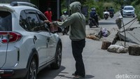 Sejak kejadian itu warga datang untuk mengatur lalu lintas.