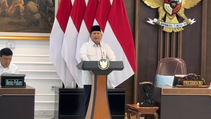 Prabowo Subianto dalam sidang kabinet paripurna di kompleks Istana Kepresidenan, Jakarta, Jumat (21/3/2025).
