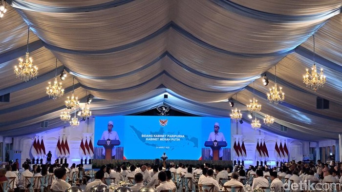 Presiden Prabowo Subianto dan Wapres Gibran Rakabuming Raka buka puasa bersama para menteri Kabinet Merah Putih di Istana Kepresidenan Jakarta. (Firda CA/detikcom)