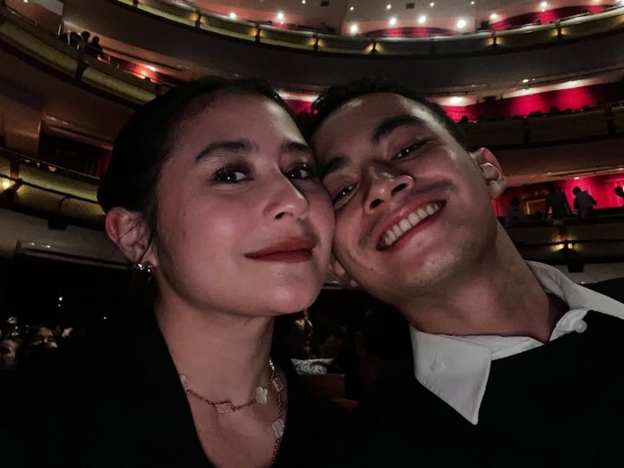 Prilly Latuconsina dan Omara Esteghlal
