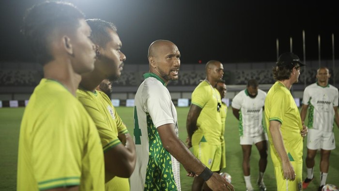 Penggawa PSS Sleman saat jelang menghadapi Persita Tangerang di Stadion Indomilk Arena, Tangerang, Jumat (7/3/2025).