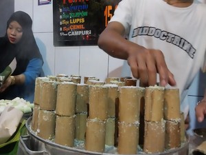 Jajanan Puthu Lanang Kota Malang Cocok untuk Berbuka, Legitnya Memanjakan Lidah