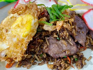 Resep Nasi Goreng Rawon yang Pekat Lezat Bumbunya