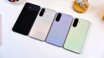 Samsung memberikan speaker stereo dengan dukungan Dolby Atmos. Baterainya masih 5.000 mAh dengan dukungan pengisian cepat 45W. Foto: Adi Fida Rahman/detikINET