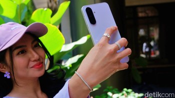 Ini Galaxy A36 Awesome Lavender. Foto: Adi Fida Rahman/detikINET