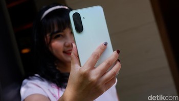 Wujud Galaxy A36 Awesome Lime. Foto: Adi Fida Rahman/detikINET