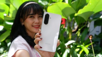 Ini Galaxy A36 warna Awesome White