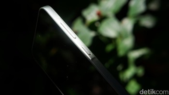 HP ini masih mengusung Key Island. Foto: Adi Fida Rahman/detikINET