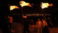 Biasanya tahun baru Nowruz dirayakan di seluruh kelompok etnis dengan warisan Jalur Sutra yang sama , termasuk Afghanistan, India, Iran, Irak, Kazakhstan, Pakistan, Tajikistan, dan Turki, serta diaspora mereka di negara lain.
