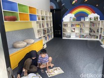 Tak Cuma Mahasiswa, Emak-emak Sleman Juga Hobi Nongkrong di Ruang Literasi