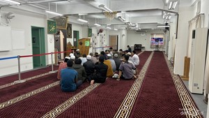 Nyaman Beribadah di Masjid Istiqlal Osaka