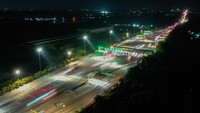 Jumlah kendaraan yang melintasi GT Cikampek Utama pada H-9 Lebaran 2025 terpantau ramai lancar.