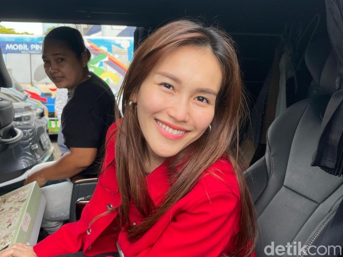 Ayu Ting Ting saat ditemui di kawasan Transmedia.