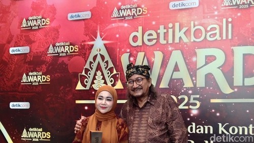 Bambang Pranoto bersama istrinya.