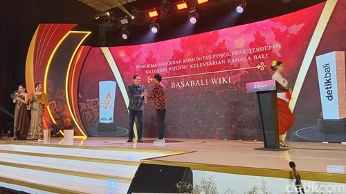 BASABali meraih penghargaan detikBali Awards 2025 di Trans Resort Seminyak, Sabtu (22/3/2025). (Aryo Mahendro/detikBali)
