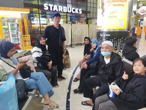 Salah Baca Jam Keberangkatan, Pemudik Ini Ditinggal Kereta di Stasiun Senen