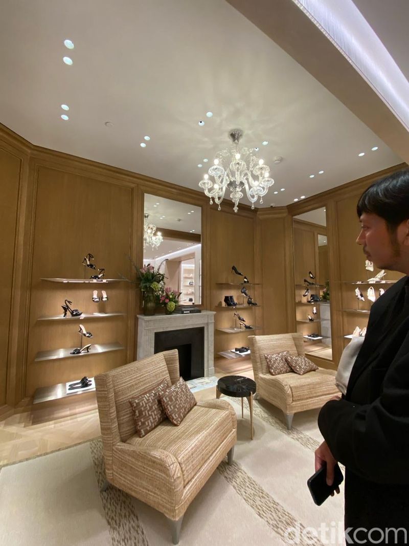 Dior secara resmi membuka butik barunya di Plaza Indonesia pada Rabu (19/3/2025), setelah melalui renovasi panjang.
