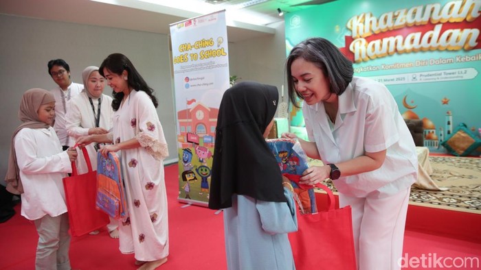 Anak-anak mengikuti kegiatan edukasi keuangan di Jakarta, Jumat (21/3/2025).