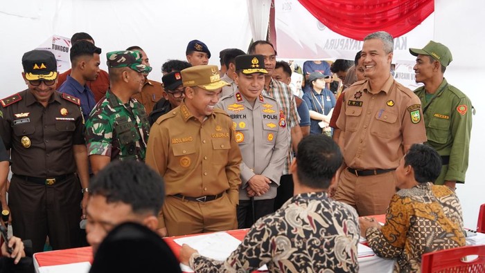 Gubernur Riau Abdul Wahid hingga Kapolda Riau Irjen Herry Herywan memantau pelaksanaan PSU Pilkada Siak.