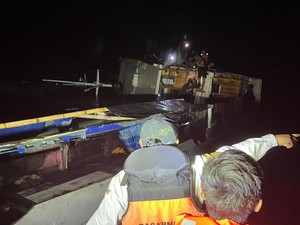 Pinisi Angkut 10 Turis di Labuan Bajo Tenggelam Diterjang Angin 40 Knot