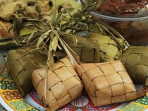 Anti Repot, Begini 4 Teknik Mudah Masak Ketupat Lebaran