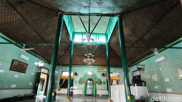 Masjid Agung Keraton Kanoman Cirebon