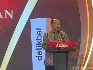 Aktif Dorong Ekonomi Rakyat, Menkop Budi Arie Raih Penghargaan detikBali Awards