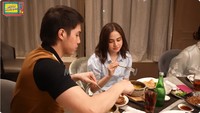 alam video yang dibagikan, tampak El Rumi datang ditemani Syifa Hadju. Mereka menikmati makan bersama. Foto: YouTube MAIA ALELDUL TV