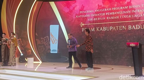 Anugerah untuk PDAM Badung.