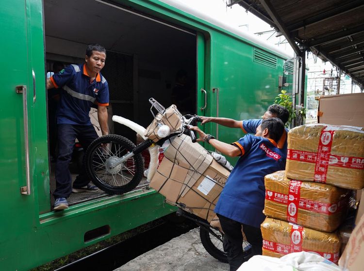 Permintaan Pengiriman Paket Sepeda Motor Meningkat Jelang Lebaran