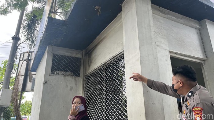 Pos Polantas Makassar di Jalan Sultan Alauddin diserang pakai bom molotov.