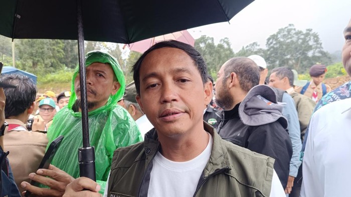 Menhut Raja Juli Antoni